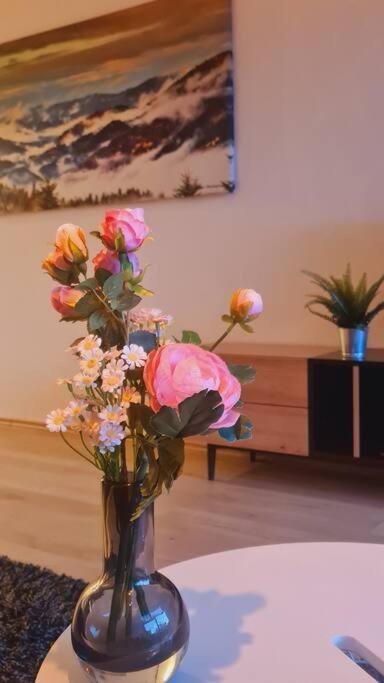 Appartement Pool, Sauna & Schwarzwald-Idylle à Unterkirnach Extérieur photo